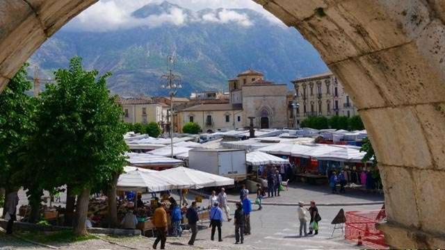 Casa Del Fiore Leilighet Sulmona Eksteriør bilde